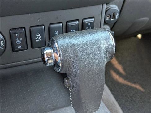 Used 2018 Nissan Frontier PRO-4X AWD/4WD image 11
