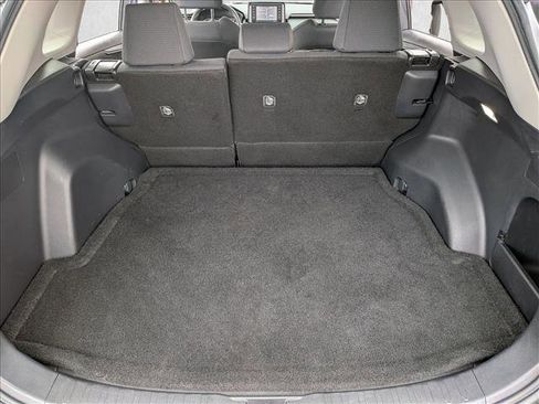 Used 2021 Toyota RAV4 LE image 6