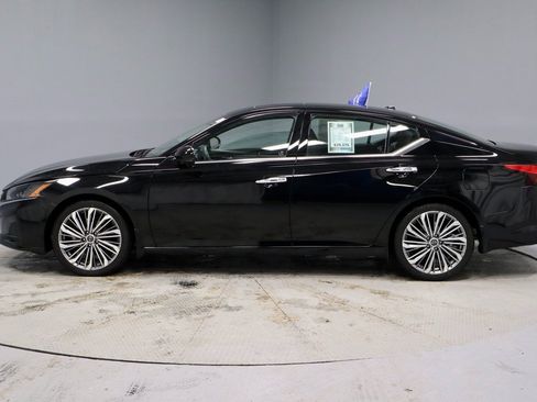 Certified 2025 Nissan Altima 2.5 SL image 10