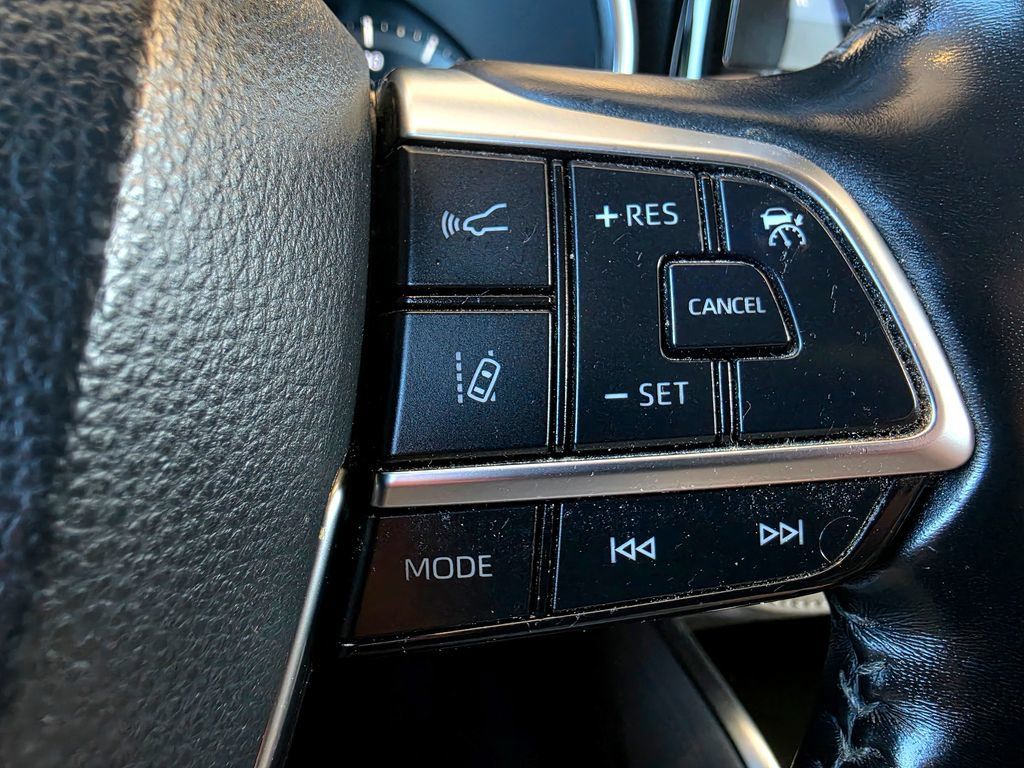 Used 2021 Toyota Highlander Platinum AWD/4WD image 23