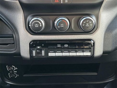 Used 2020 RAM 3500 Tradesman w/ Chrome Appearance Group image 23