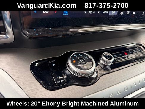 Used 2025 Ford Expedition Platinum AWD/4WD image 24