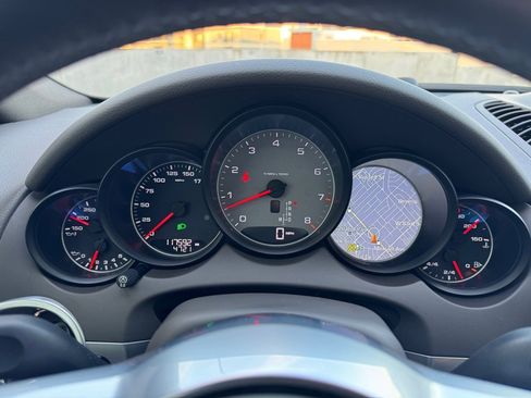 Used 2018 Porsche Cayenne S image 17