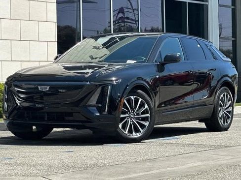 Certified 2024 Cadillac Lyriq Sport RWD image 8