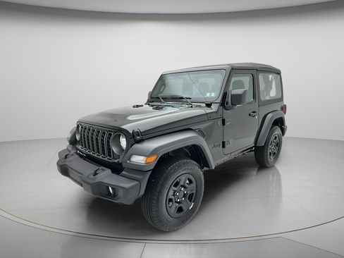 Used 2025 Jeep Wrangler Sport AWD/4WD image 3