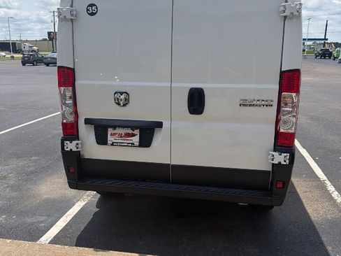 Used 2025 RAM ProMaster 2500 w/ Convenience Group FWD image 2