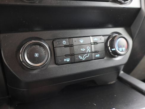 Used 2022 Ford F250 XLT w/ Black Appearance Package AWD/4WD image 46