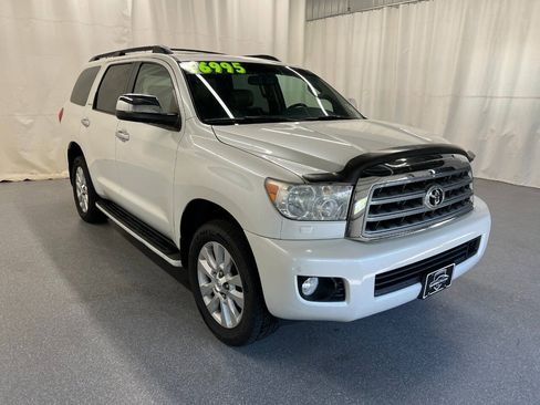 Used 2013 Toyota Sequoia Platinum AWD/4WD image 3