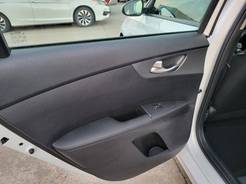 Used 2021 Kia Forte LXS FWD image 21