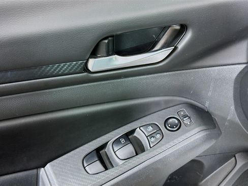 Used 2024 Nissan Altima 2.5 SV image 15