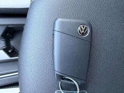 New 2026 Volkswagen Taos SE image 31