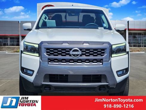 Used 2025 Nissan Frontier SL AWD/4WD image 2