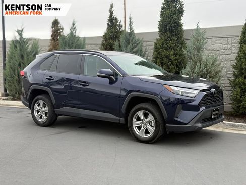 Used 2025 Toyota RAV4 XLE AWD/4WD image 12