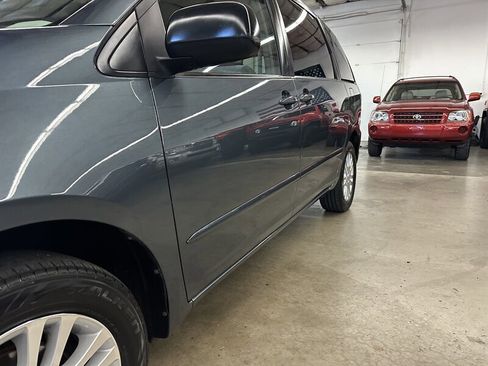 Used 2007 Toyota Sienna LE image 38