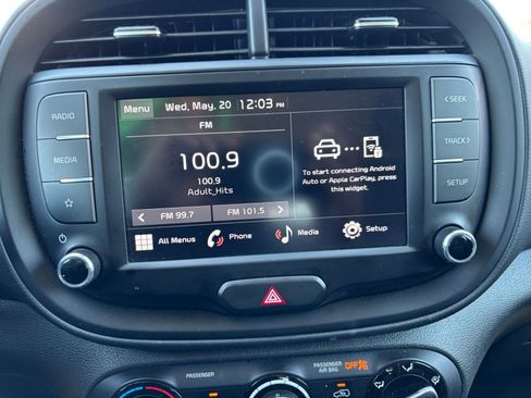 Used 2025 Kia Soul LX w/ LX Technology Package FWD image 21