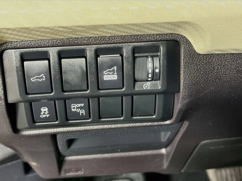 Used 2019 Subaru Ascent Premium AWD/4WD image 11