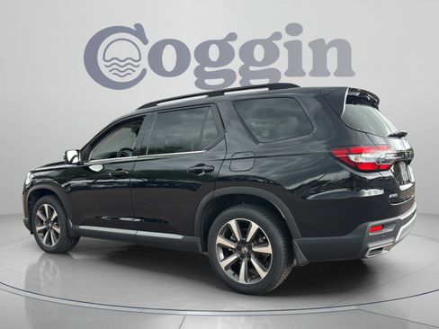 Certified 2024 Honda Pilot Elite image 3