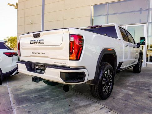 Used 2024 GMC Sierra 2500 Denali Ultimate AWD/4WD image 13