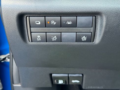 Used 2020 Nissan Versa S FWD image 17
