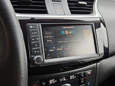 Certified 2019 Nissan Sentra SV image 16