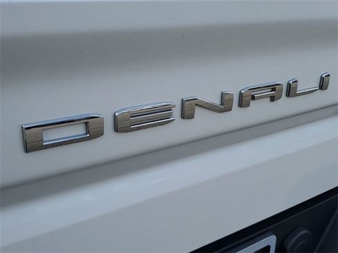 Used 2022 GMC Sierra 1500 Denali w/ Driver Alert Package II image 32