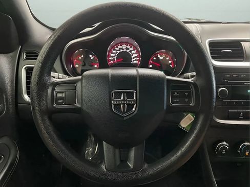 Used 2014 Dodge Avenger SE FWD image 17