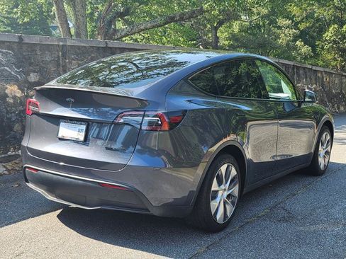 Used 2023 Tesla Model Y Long Range AWD/4WD image 11