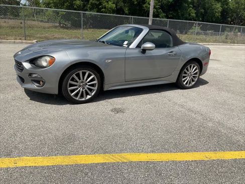 Used 2017 FIAT 124 Spider Lusso image 6