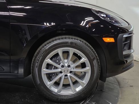 New 2026 Porsche Macan image 11