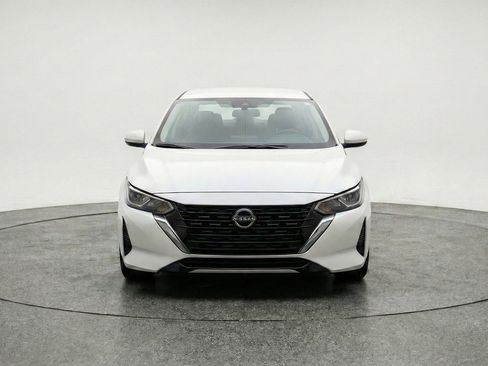 Used 2025 Nissan Sentra SV FWD image 2