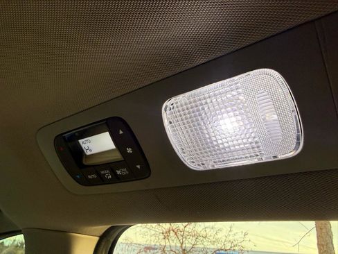 Used 2014 Honda Odyssey Touring image 32