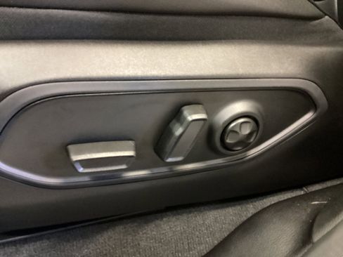 New 2025 Jeep Grand Cherokee Altitude image 15