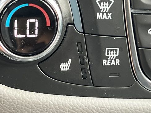 Used 2023 Chevrolet Equinox LT w/ Driver Convenience Package AWD/4WD image 26