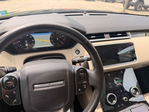 Used 2018 Land Rover Range Rover Velar S AWD/4WD image 29