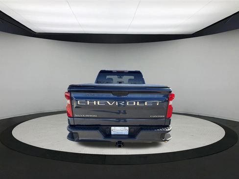 Used 2019 Chevrolet Silverado 1500 Custom w/ Custom Value Package image 6