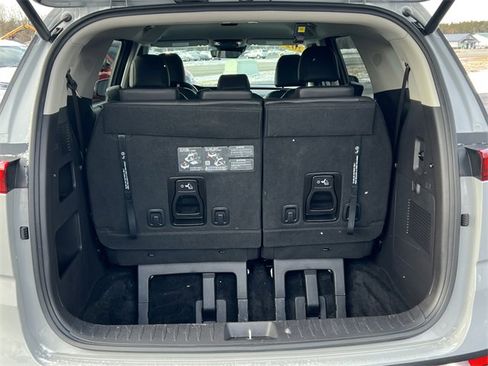 Used 2024 Kia Carnival EX image 36