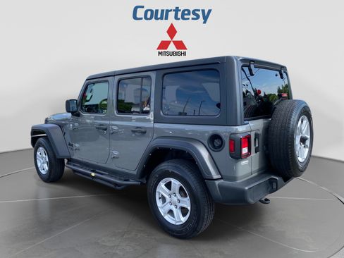 Used 2021 Jeep Wrangler Unlimited Sport AWD/4WD image 3