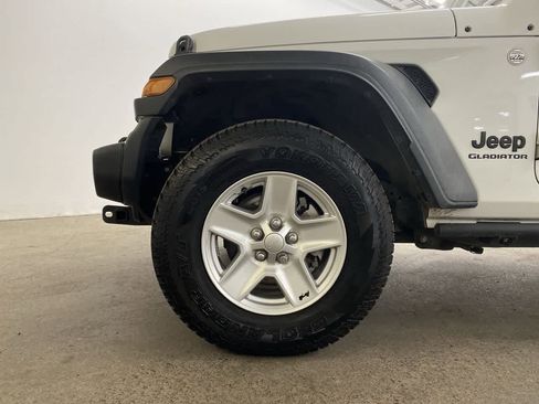 Used 2020 Jeep Gladiator Sport w/ Quick Order Package 24S image 11