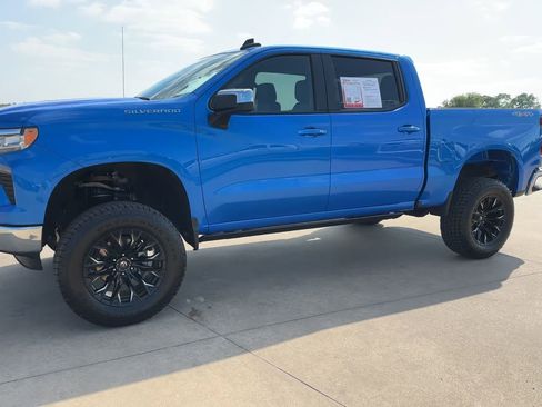 Used 2025 Chevrolet Silverado 1500 LT image 5