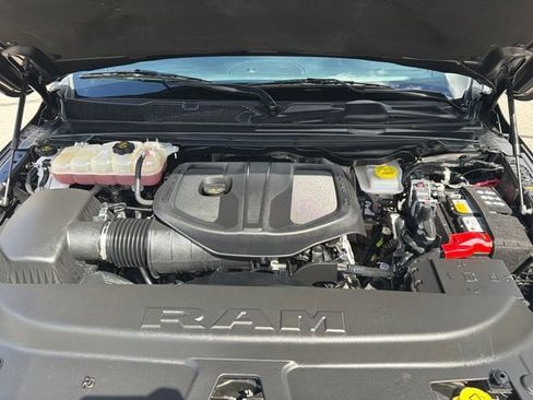 Used 2025 RAM 1500 Big Horn AWD/4WD image 24