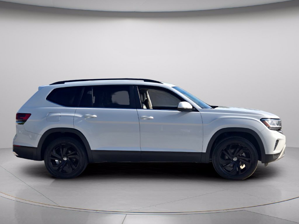 Used 2022 Volkswagen Atlas SE w/ Black Wheel Package FWD image 7