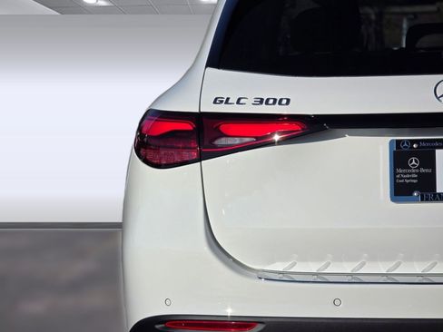 Used 2026 Mercedes-Benz GLC 300 4MATIC image 21