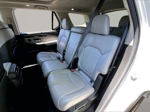 Certified 2024 Honda Pilot Touring image 16