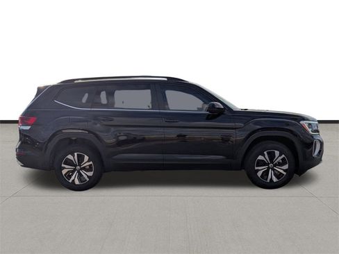 New 2026 Volkswagen Atlas SE image 4