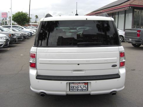 Used 2019 Ford Flex SE FWD image 4