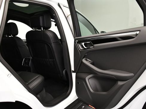 Certified 2026 Porsche Macan AWD/4WD image 54