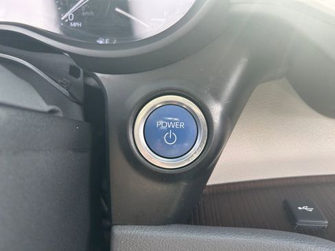 Used 2021 Toyota Sienna XLE w/ XLE Plus Package FWD image 15