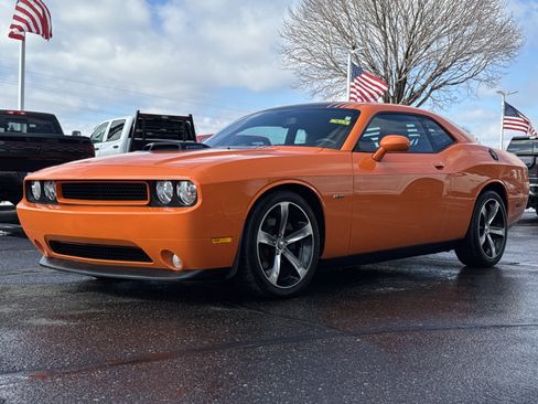 Used 2014 Dodge Challenger R/T image 5