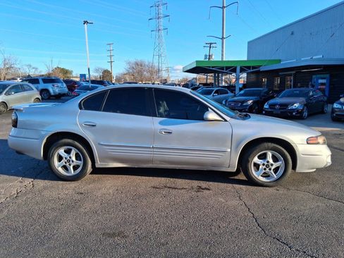 Used 2002 Pontiac Bonneville SE image 5