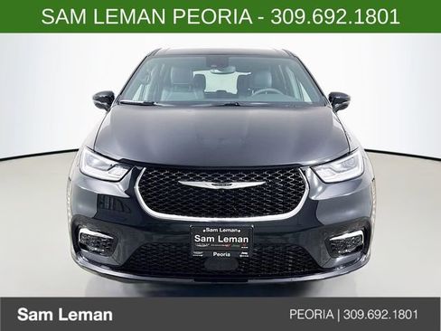 New 2026 Chrysler Pacifica Select image 2